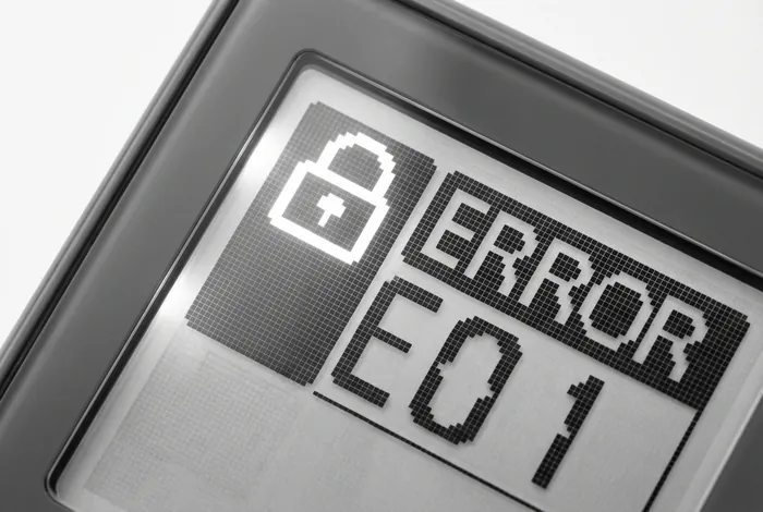 LG Therma V cette fonction est bloquée : le guide complet - LG Therma V bloquée ? 4 solutions pour déverrouiller - Comment débloquer une LG Therma V (fonction bloquée) ? Gros plan sur l'écran LCD de la télécommande LG Therma V affichant un blocage